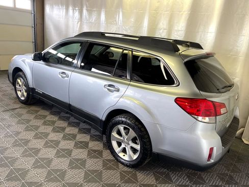 Used 2014 Subaru Outback 2.5i Limited image 4