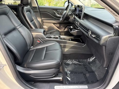 Used 2024 Lincoln Corsair AWD image 20