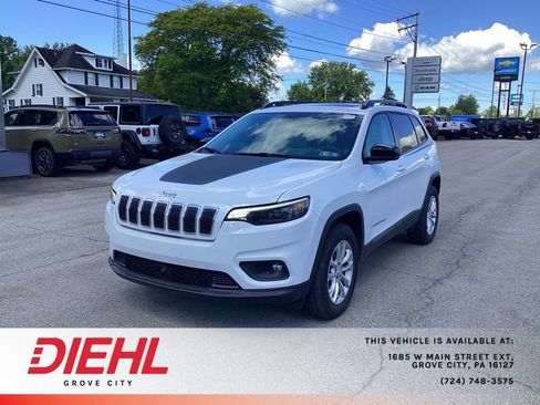 Used 2022 Jeep Cherokee Latitude Lux w/ Sun & Sound Group AWD/4WD image 3