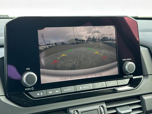 New 2025 Nissan Pathfinder S image 15