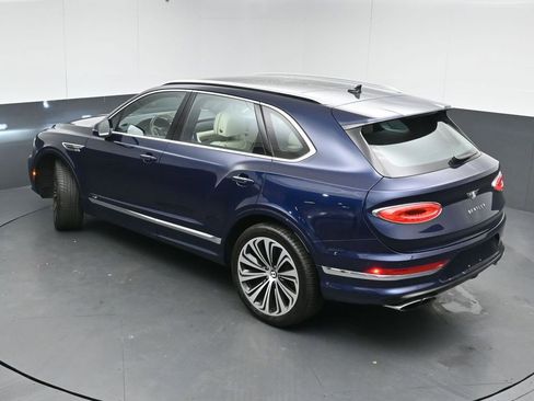 Used 2021 Bentley Bentayga image 40