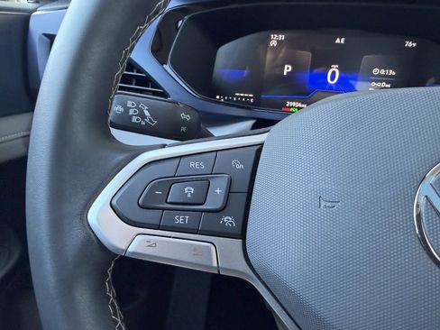 Used 2024 Volkswagen Taos SE w/ Panoramic Sunroof Package image 30