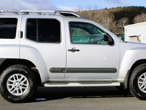 Used 2015 Nissan Xterra S w/ Value Package image 6
