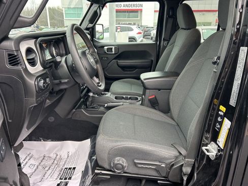 Used 2024 Jeep Wrangler Sport S image 2