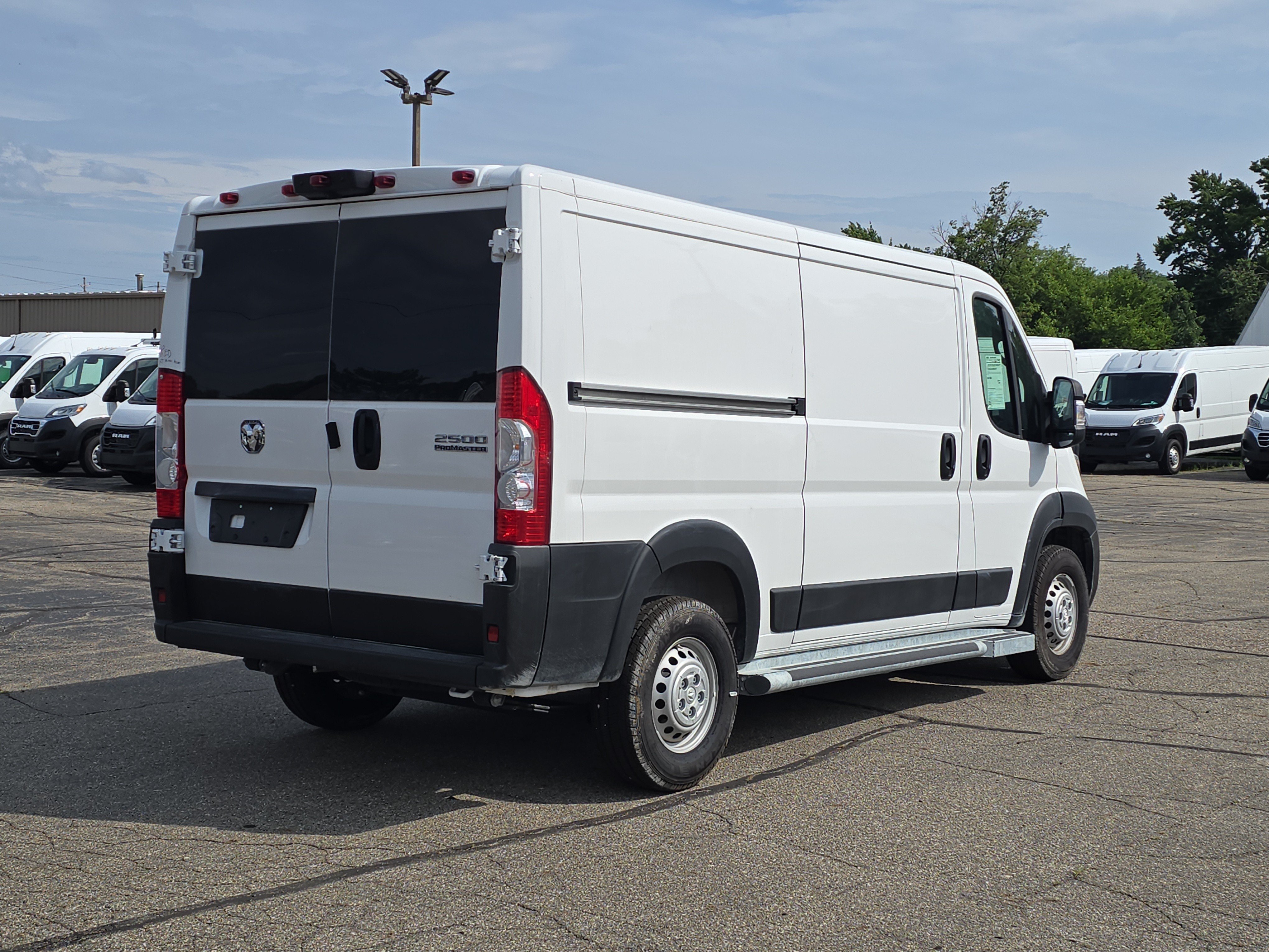 Used 2025 RAM ProMaster 2500 w/ U-Haul Equipment Group FWD image 4