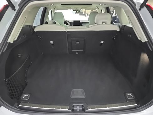 Used 2026 Volvo XC60 B5 Ultra AWD/4WD image 12