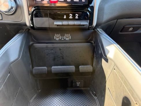 Used 2025 RAM 1500 Laramie AWD/4WD image 19