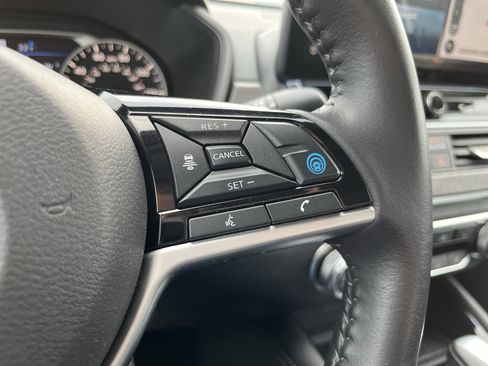 Used 2024 Nissan Altima 2.5 SV w/ SV Premium Package image 19