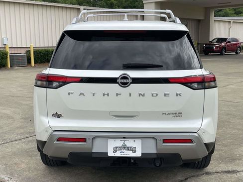 Used 2024 Nissan Pathfinder Platinum w/ Cargo Package AWD/4WD image 4