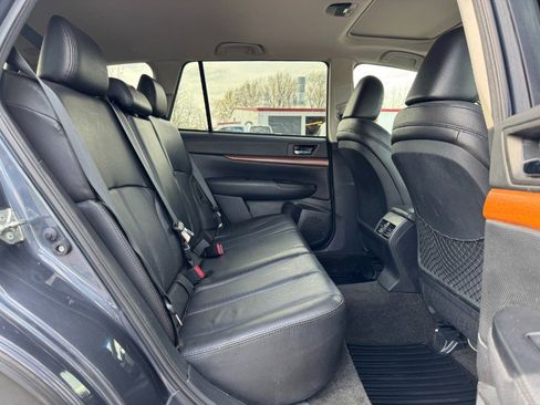Used 2014 Subaru Outback 2.5i Limited w/ Moonroof Package AWD/4WD image 18