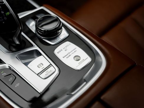 Used 2018 BMW ALPINA B7 xDrive AWD/4WD image 56
