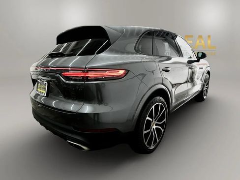 Used 2022 Porsche Cayenne image 7