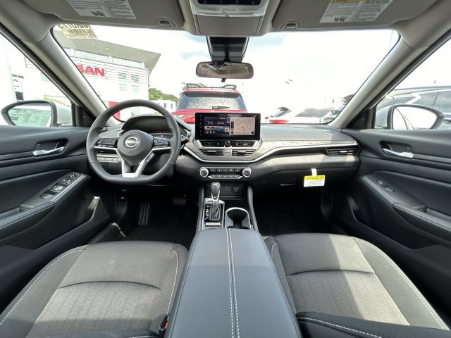 Certified 2024 Nissan Altima 2.5 SV w/ SV Premium Package AWD/4WD image 12