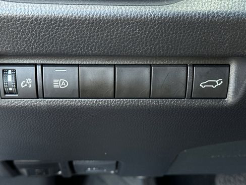 Used 2022 Toyota RAV4 XLE w/ Convenience Package image 35