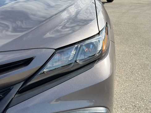 Used 2024 Toyota Camry SE image 9