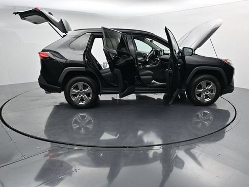 Used 2023 Toyota RAV4 XLE AWD/4WD image 40