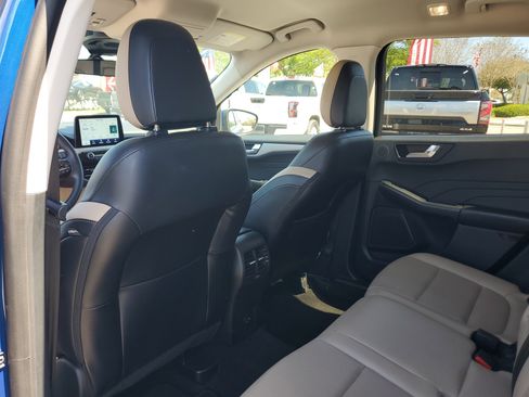 Used 2022 Ford Escape SEL w/ Technology Package image 15