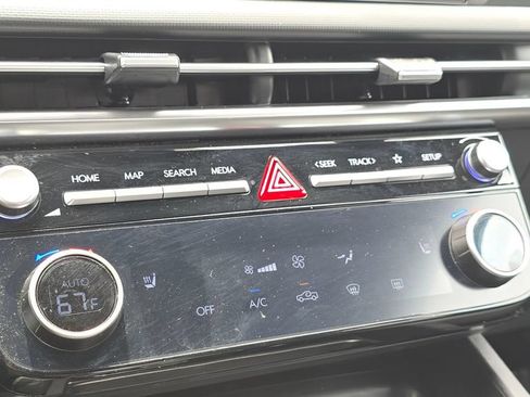 Used 2025 Hyundai Santa Cruz SEL AWD/4WD image 31