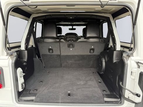 Certified 2022 Jeep Wrangler Unlimited Sahara image 23