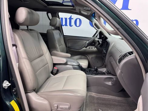 Used 2002 Toyota Sequoia SR5 AWD/4WD image 8