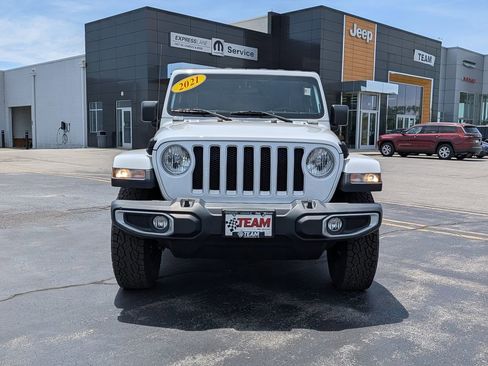 Used 2021 Jeep Wrangler Unlimited Sahara AWD/4WD image 2