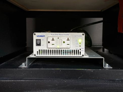 Used 2019 Ford Transit 150 XLT image 24