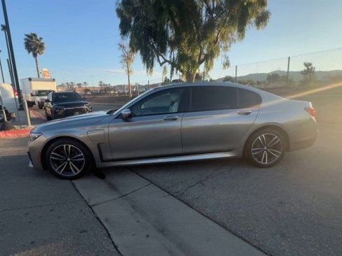 Used 2020 BMW 745e xDrive image 5