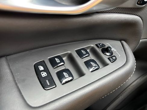 Certified 2024 Volvo XC90 B6 Ultimate w/ Protection Package Premier image 27