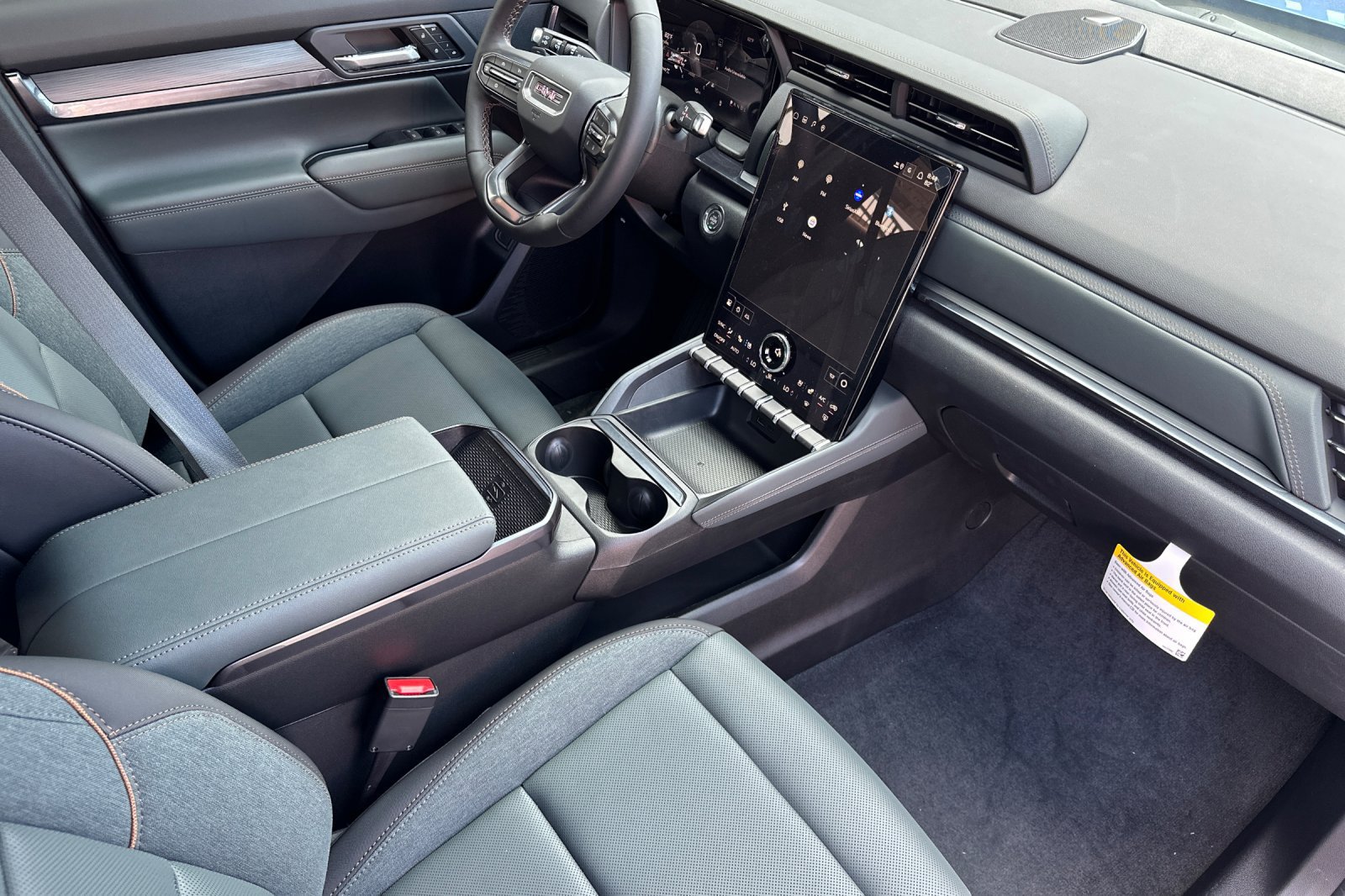 New 2026 GMC Terrain AT4 w/ Convenience Package III AWD/4WD image 17