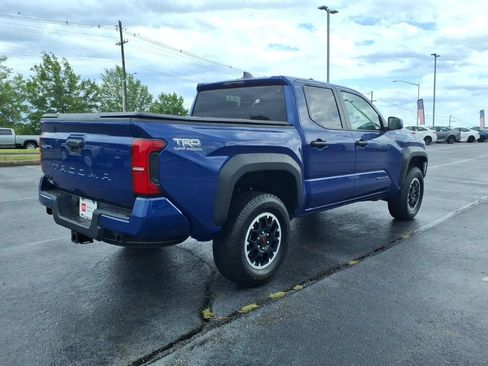 Certified 2025 Toyota Tacoma TRD Off-Road AWD/4WD image 26