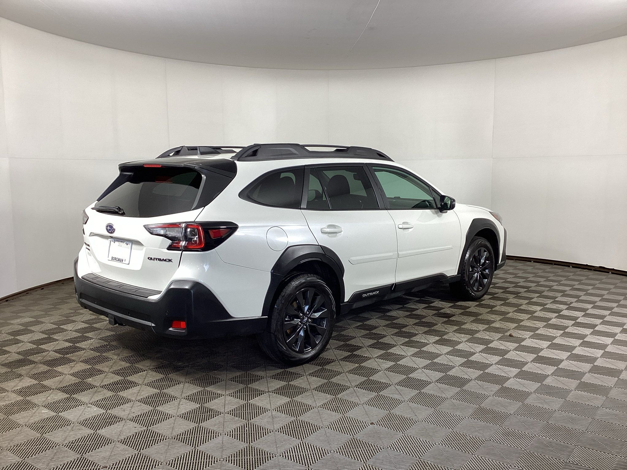 Used 2024 Subaru Outback Onyx Edition AWD/4WD image 2