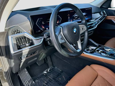 Certified 2025 BMW X7 xDrive40i w/ Premium Package AWD/4WD image 9