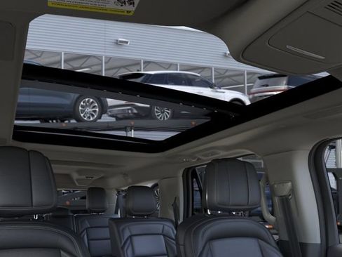 New 2026 Lincoln Navigator L Reserve AWD/4WD image 22