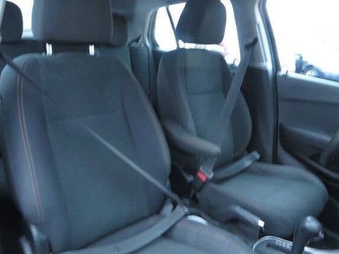 Used 2018 Chevrolet Trax LS image 34