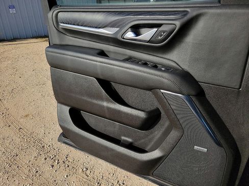 Used 2021 GMC Yukon Denali w/ Denali Premium Package image 18