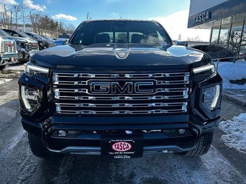 New 2026 GMC Canyon Denali w/ LPO, Denali Black Edition image 2