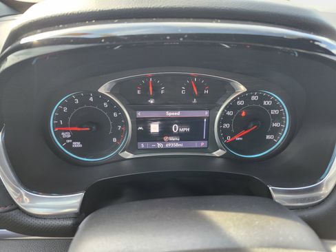 Used 2022 Chevrolet Traverse RS image 12