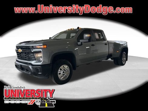 Used 2025 Chevrolet Silverado 3500 W/T image 1