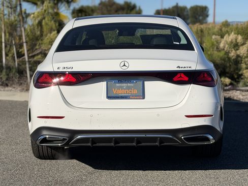 New 2026 Mercedes-Benz E 350 4MATIC Sedan image 9