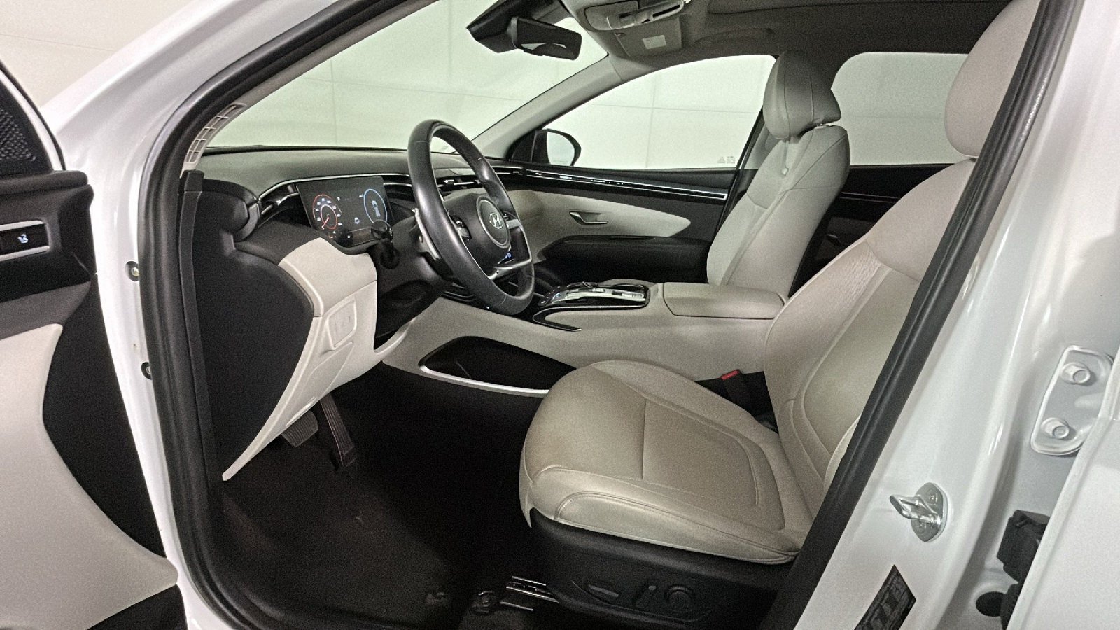 Used 2023 Hyundai Tucson Limited FWD image 12
