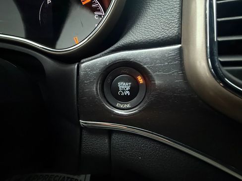 Used 2015 Jeep Grand Cherokee Limited image 22