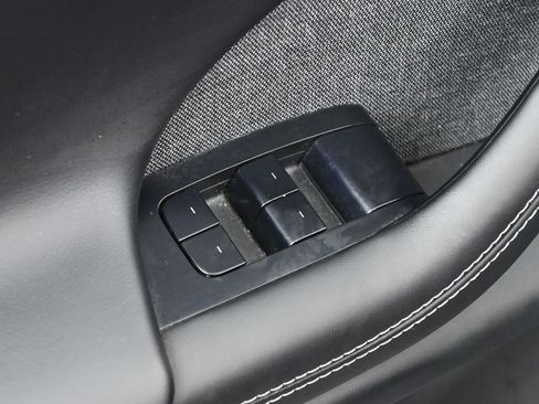 Used 2023 Tesla Model X image 8