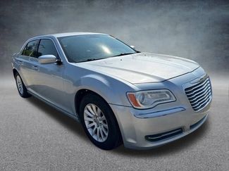 Used 2013 Chrysler 300 image 1