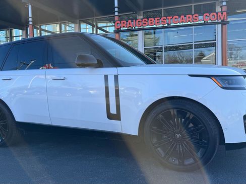 Used 2025 Land Rover Range Rover SE image 6