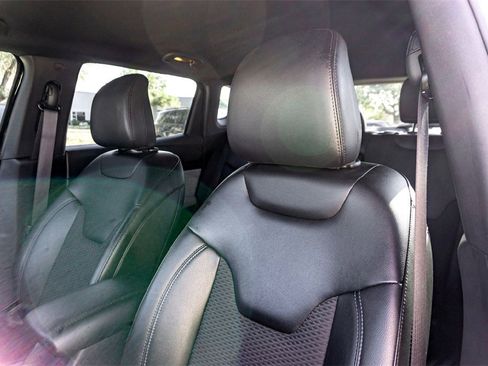 Used 2023 Jeep Compass Latitude w/ Convenience Group image 13