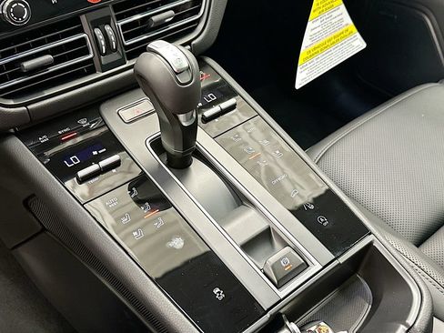 New 2026 Porsche Macan AWD/4WD image 19