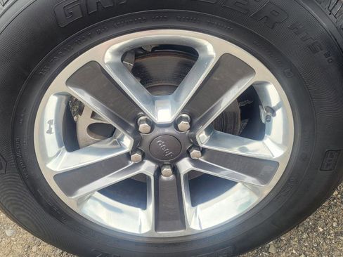 Used 2021 Jeep Wrangler Unlimited Sahara AWD/4WD image 47