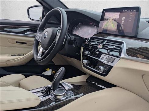 Used 2023 BMW 530i xDrive w/ Premium Package image 23