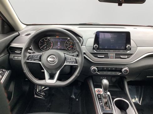 Used 2024 Nissan Altima 2.5 SR image 17