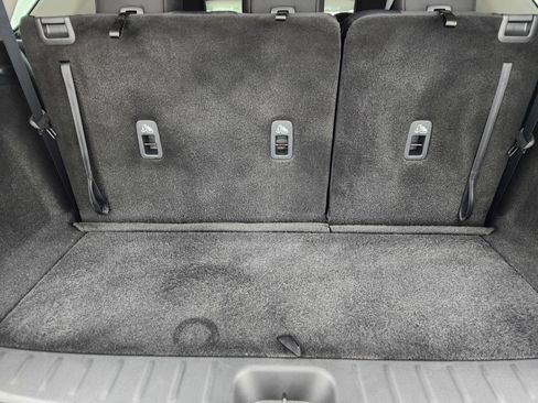 Used 2025 Nissan Pathfinder SV image 25